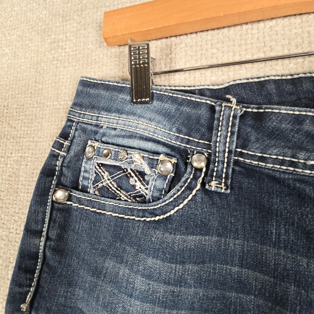 Love Nation Womens Embellished Capri Jeans Dark Wash Rhinestone Size 12 MC048184 - Picture 7 of 9